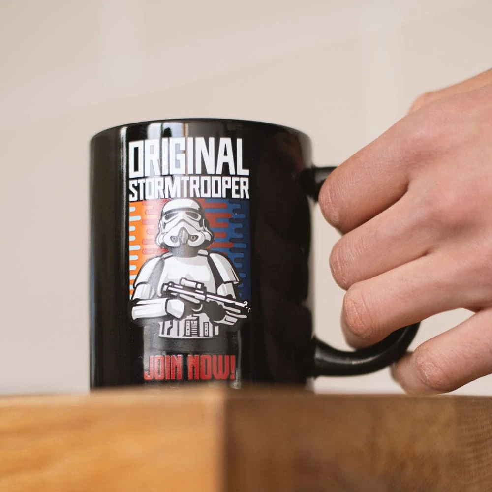 Original Stormtrooper – Hrnek Join Now Black 330 ml