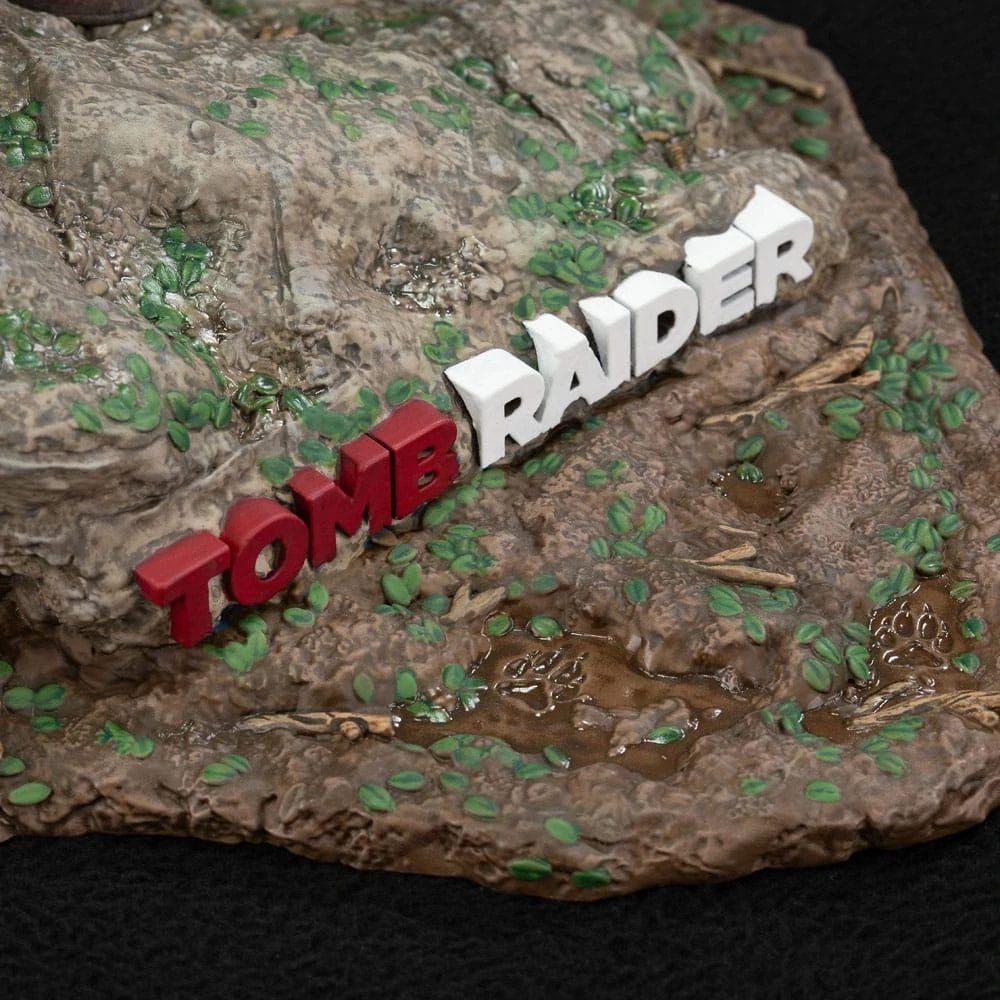 Diorama Tomb Raider Lara Croft 33 cm